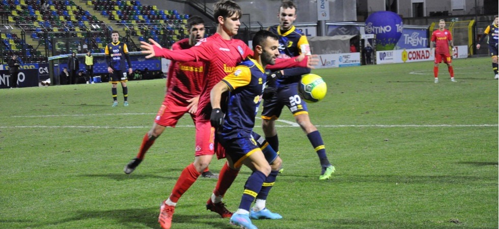 Foto di Carmelo Ossanna Calcio serie C. Notte fonda per il Trento, l'AlbinoLeffe espugna il Briamasco